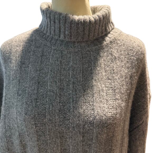 Express Lambswool Blend Ribbed Turtleneck Sweater, Gray, Women's Size XL - Picture 3 of 7